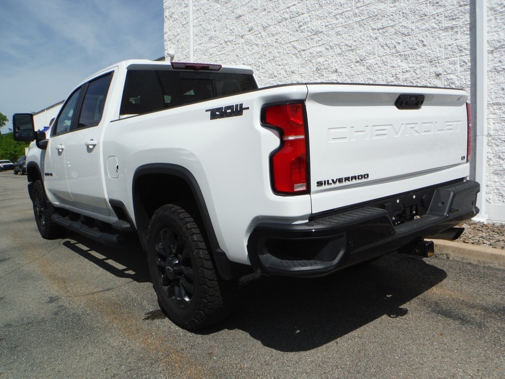 2025 Chevrolet Silverado 2500HD image 14