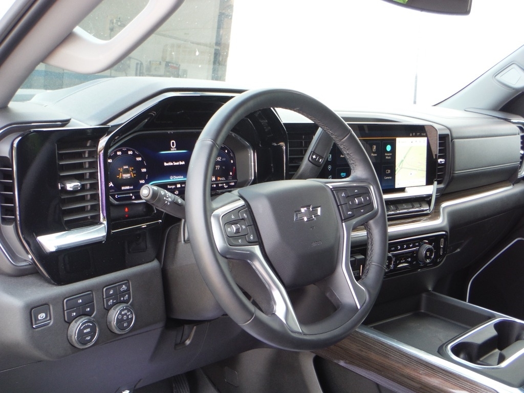 2025 Chevrolet Silverado 2500HD image 17