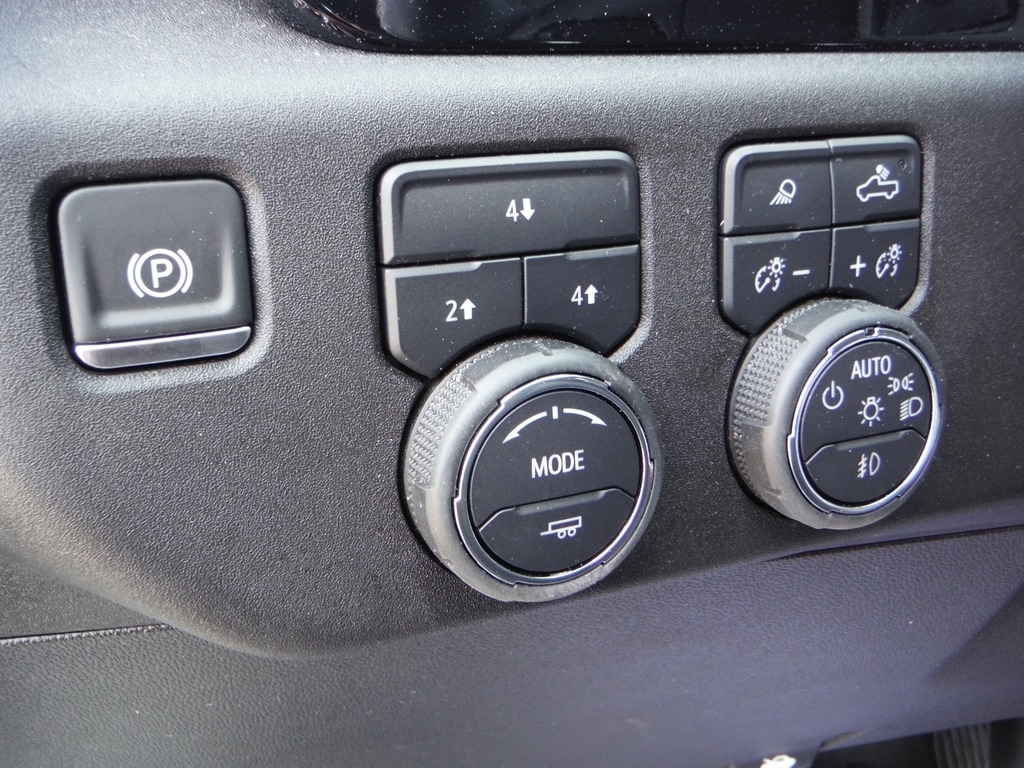 2025 Chevrolet Silverado 2500HD image 18