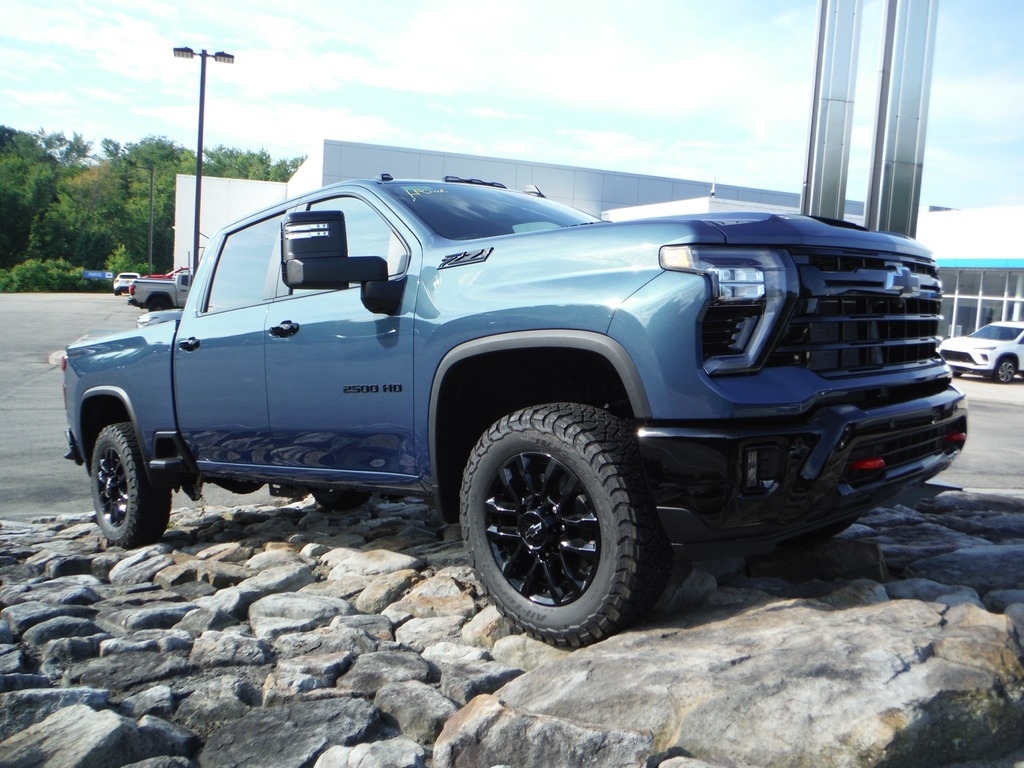 2026 Chevrolet Silverado 2500HD image 4