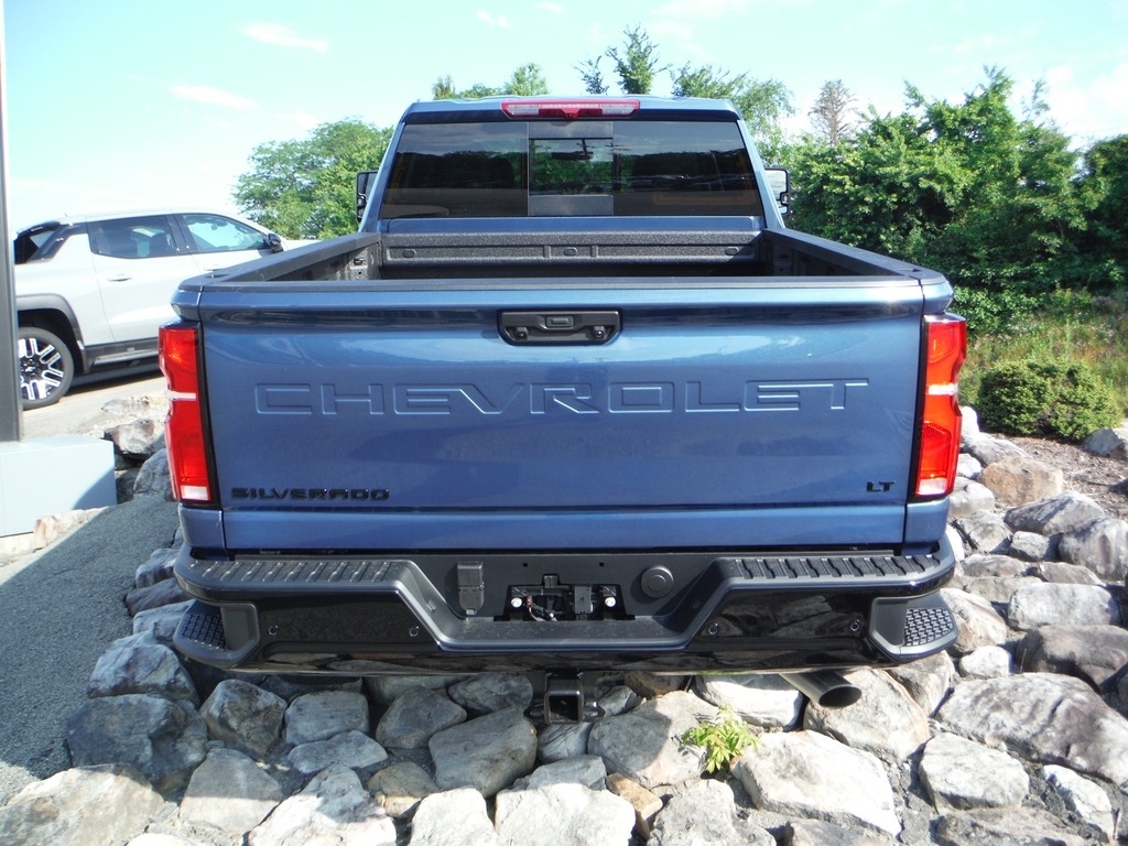 2026 Chevrolet Silverado 2500HD image 8