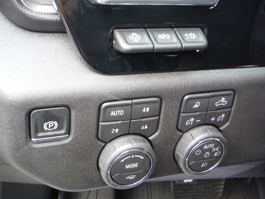 2026 Chevrolet Silverado 2500HD image 31
