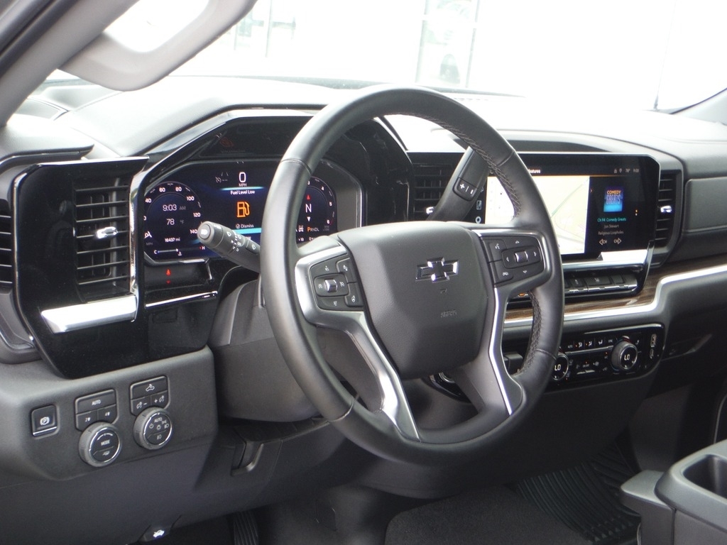 2026 Chevrolet Silverado 1500 image 17