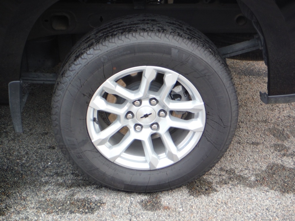 2026 Chevrolet Silverado 1500 image 3