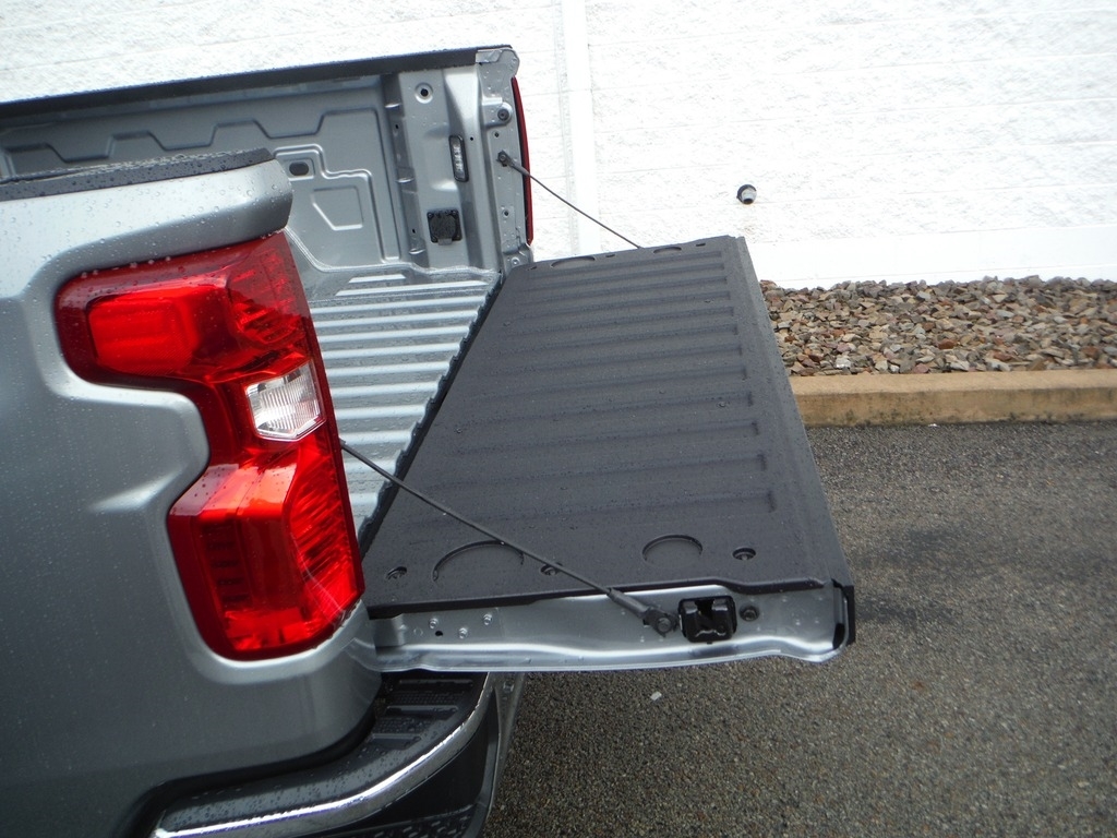 2026 Chevrolet Silverado 1500 image 17