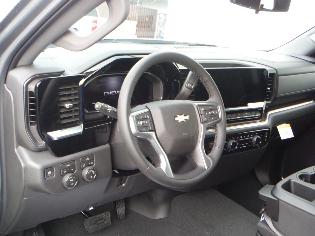 2026 Chevrolet Silverado 1500 image 18