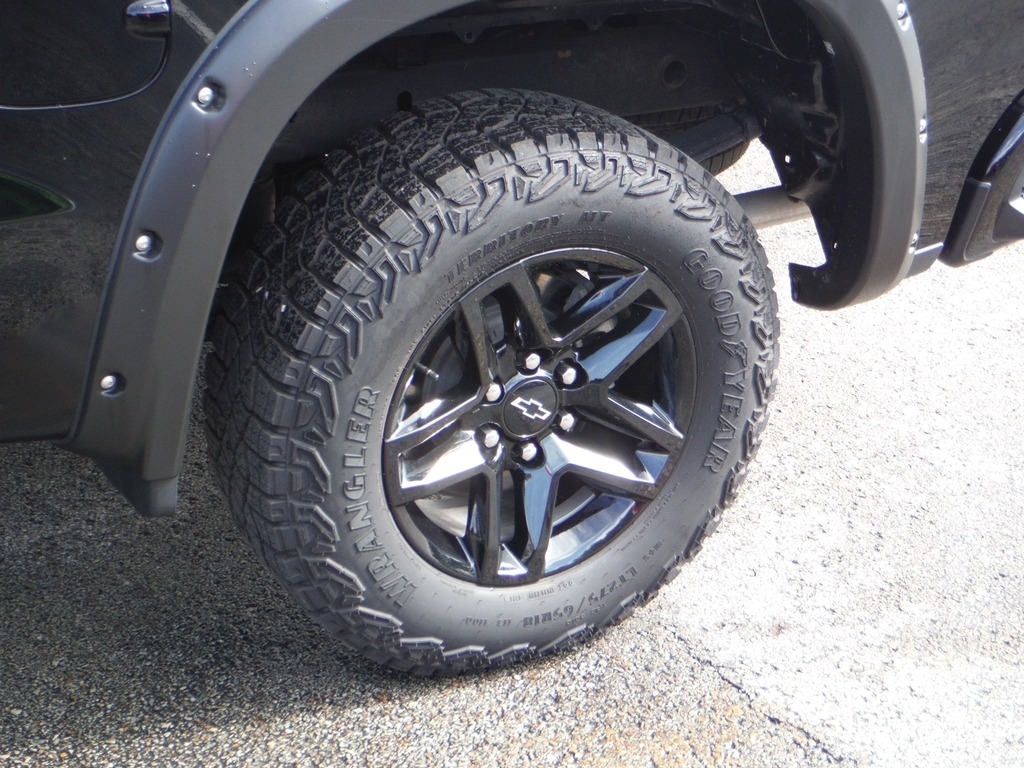 2024 Chevrolet Silverado 1500 image 3