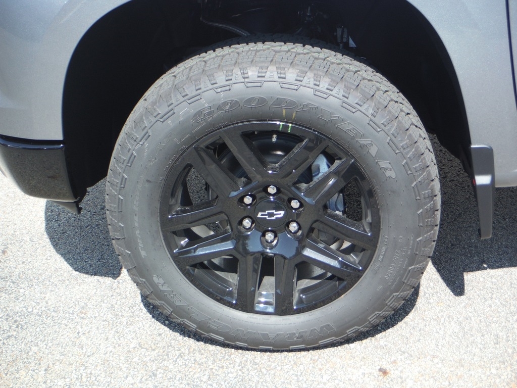 2026 Chevrolet Silverado 1500 image 4