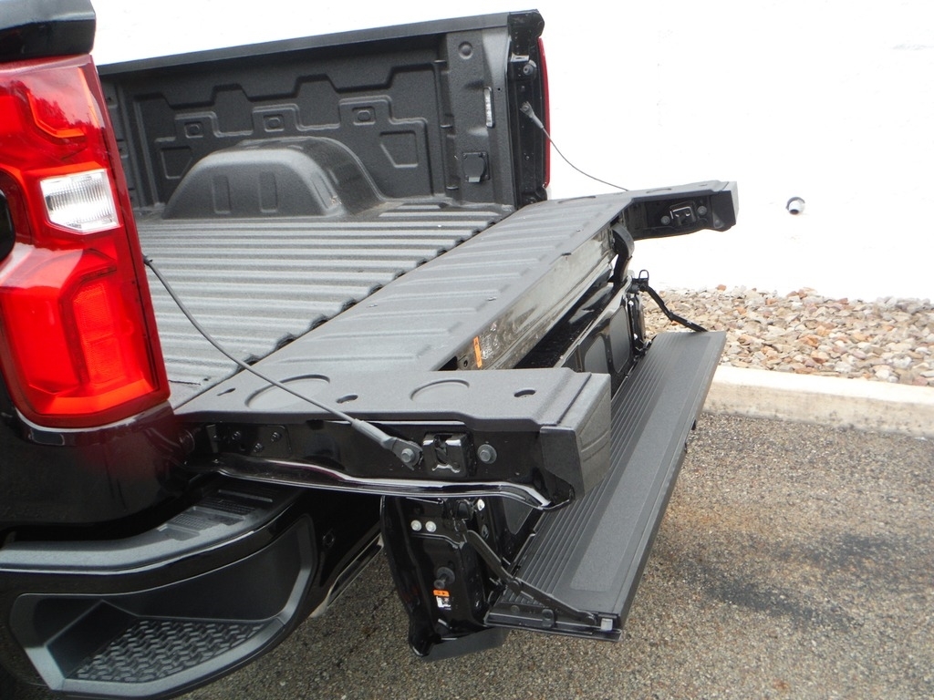 2026 Chevrolet Silverado 1500 image 17