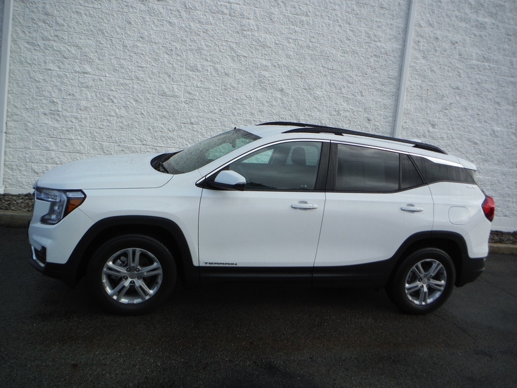 2023 GMC Terrain image 3