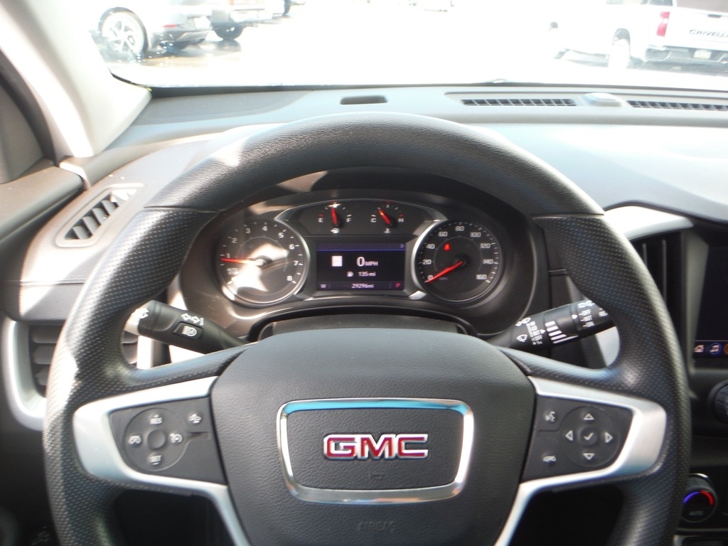 2023 GMC Terrain image 33