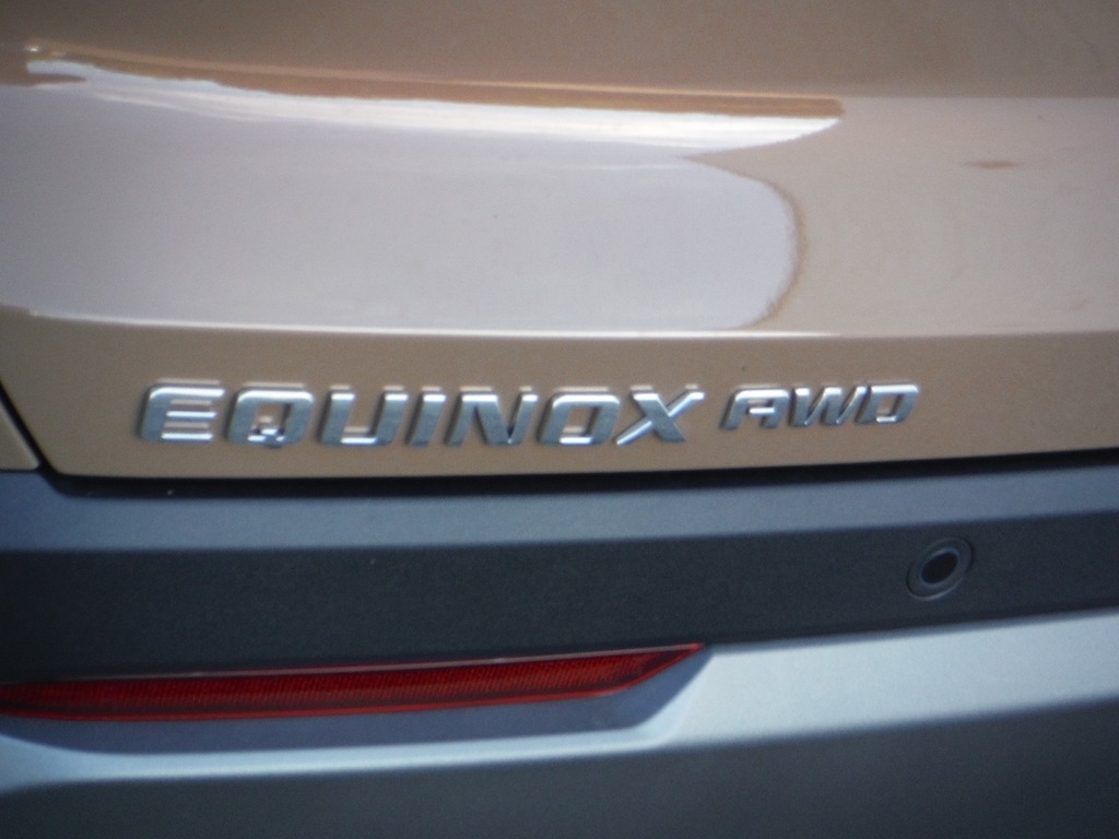 2027 Chevrolet Equinox image 11