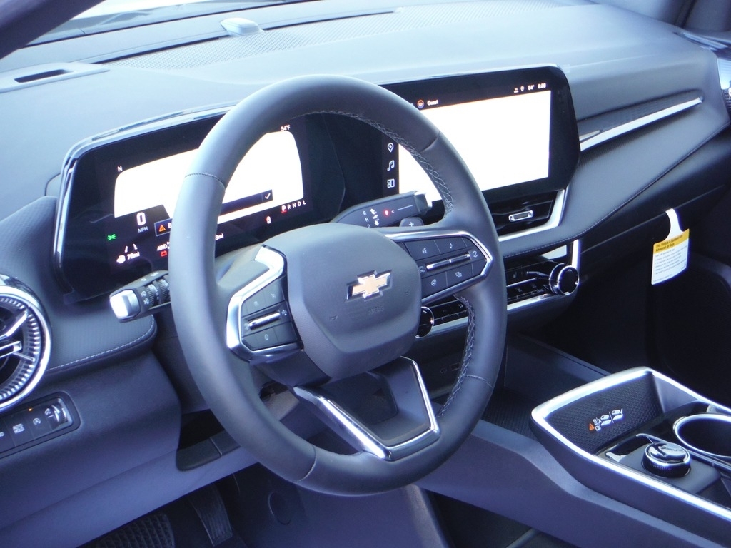 2027 Chevrolet Equinox image 13