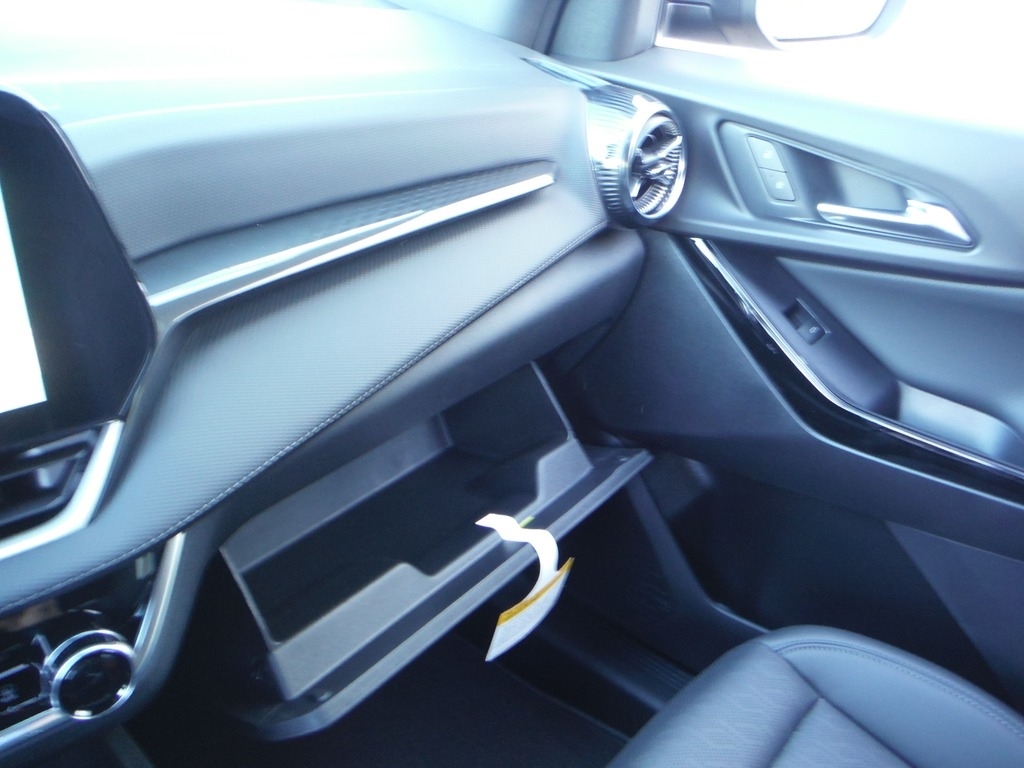 2027 Chevrolet Equinox image 29
