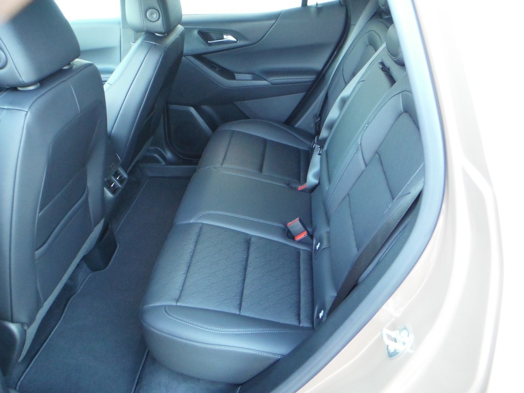 2027 Chevrolet Equinox image 40