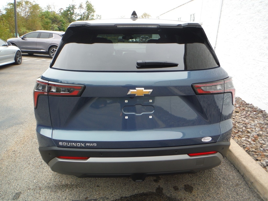 2027 Chevrolet Equinox image 9