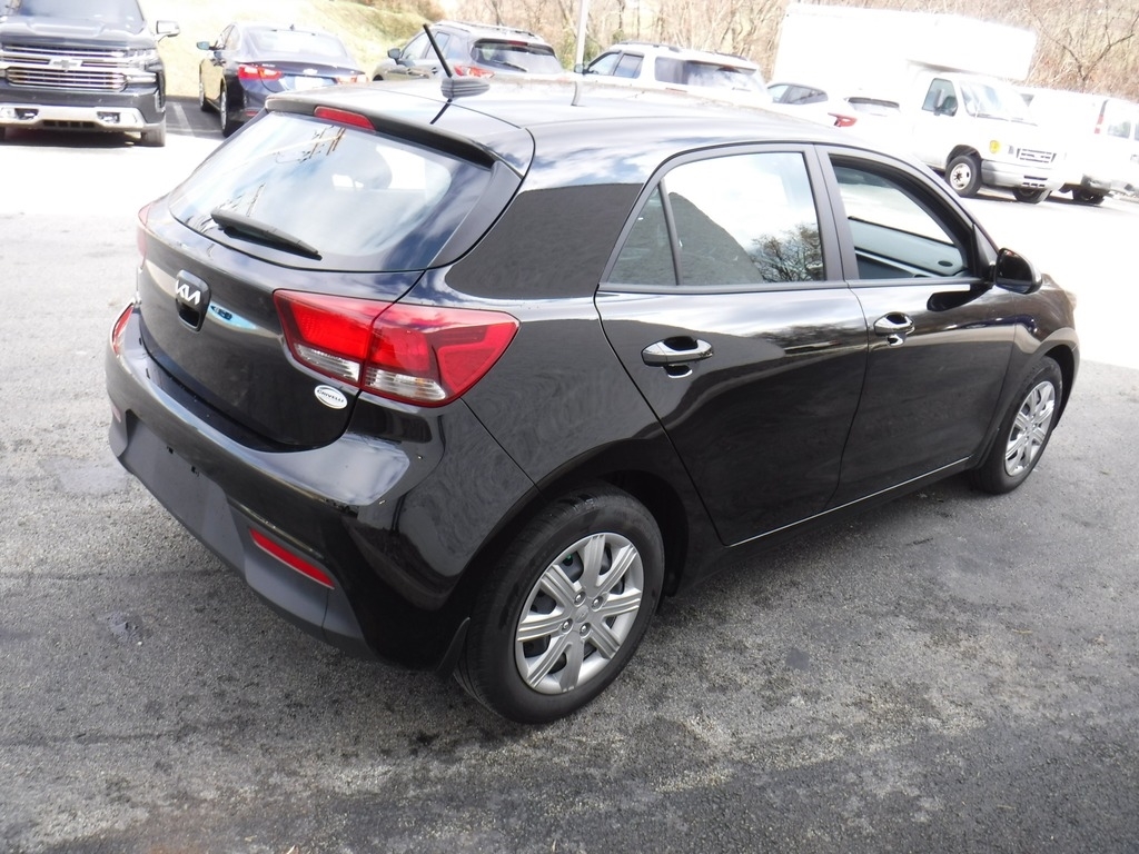 2022 Kia Rio 5-Door image 7