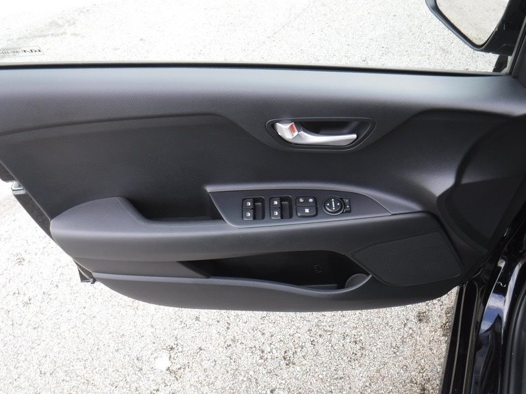 2022 Kia Rio 5-Door image 11