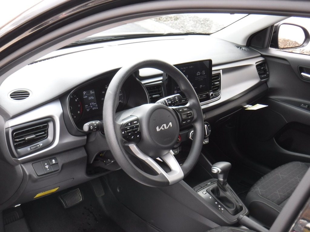 2022 Kia Rio 5-Door image 13