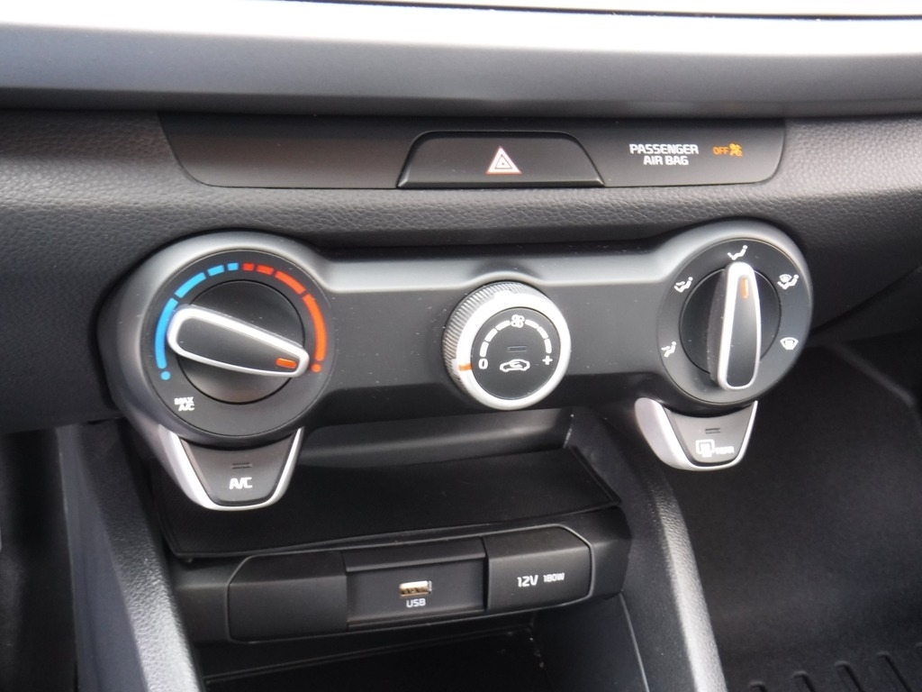 2022 Kia Rio 5-Door image 20