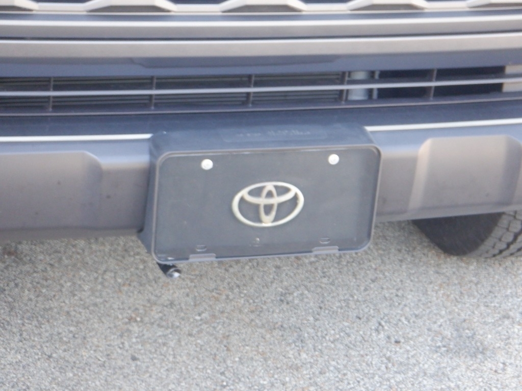 2023 Toyota Tacoma image 9