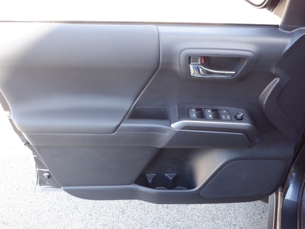 2023 Toyota Tacoma image 24