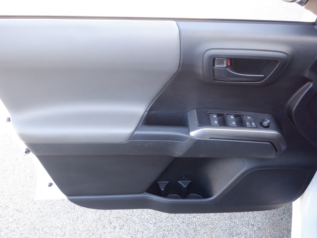 2023 Toyota Tacoma image 16