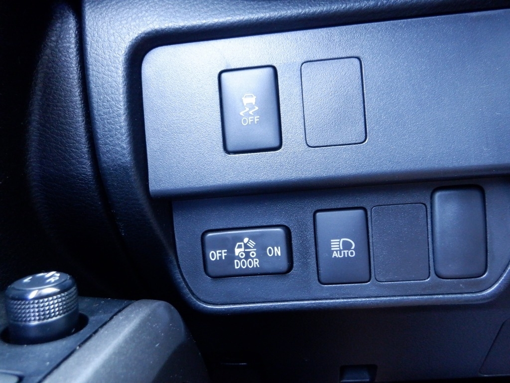 2023 Toyota Tacoma image 38