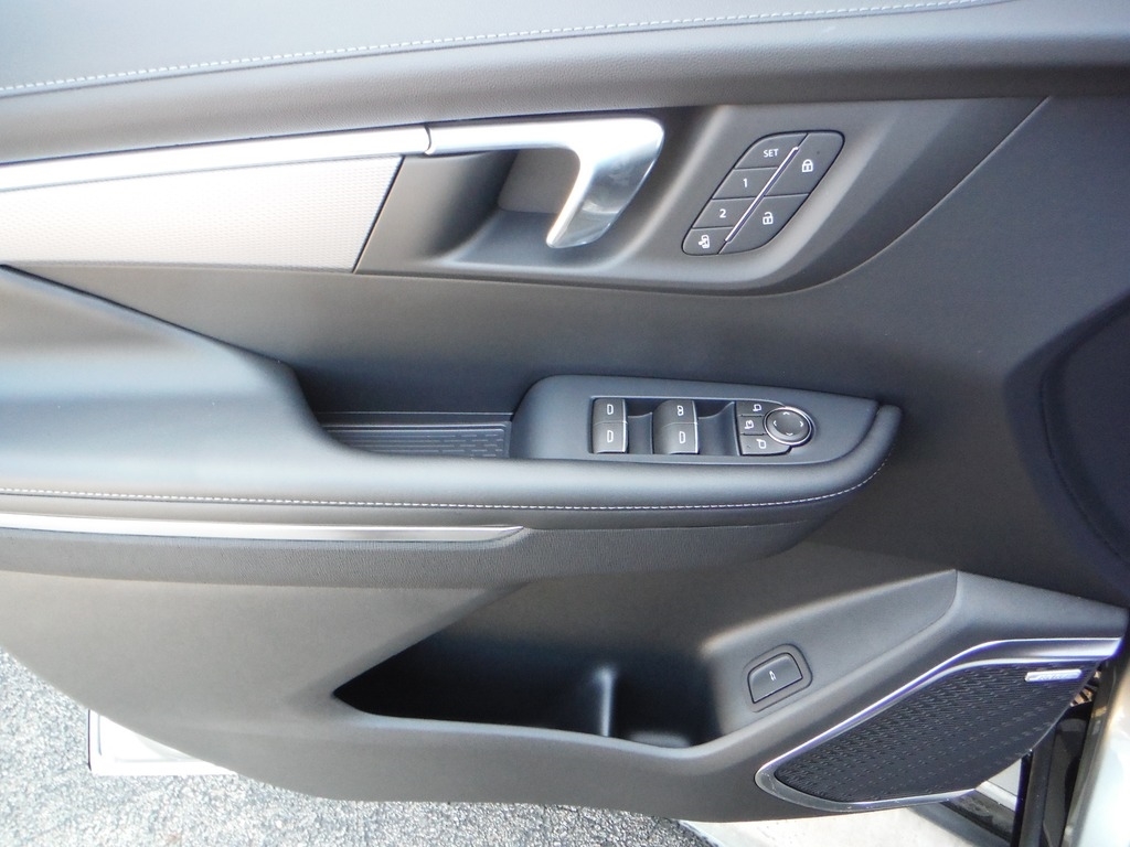 2026 Buick Enclave image 16