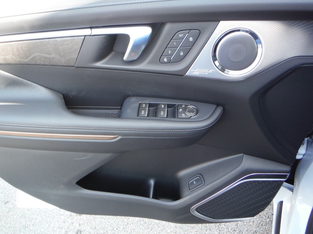 2026 Buick Enclave image 16