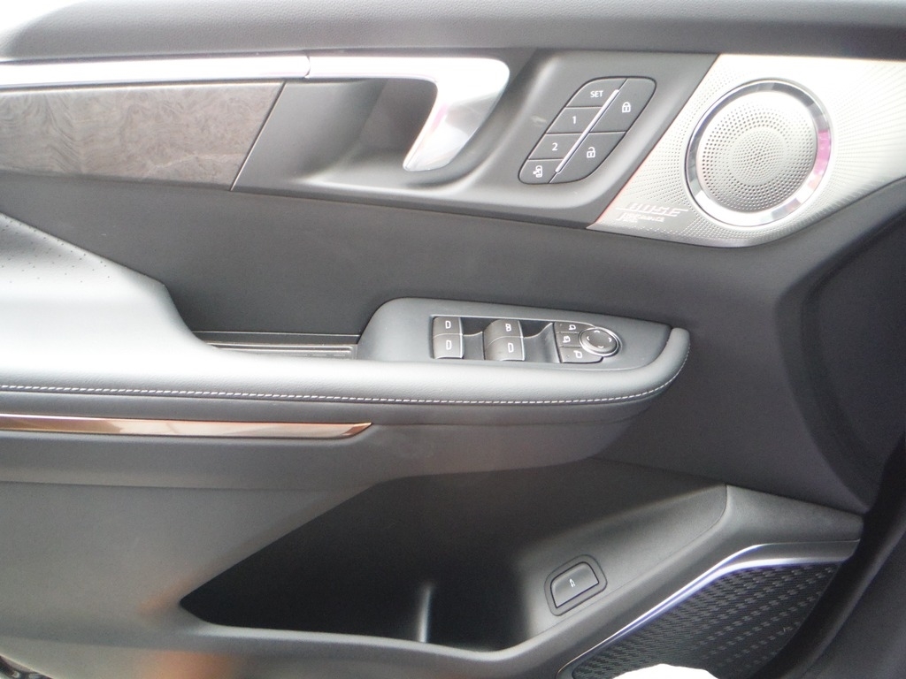 2026 Buick Enclave image 16