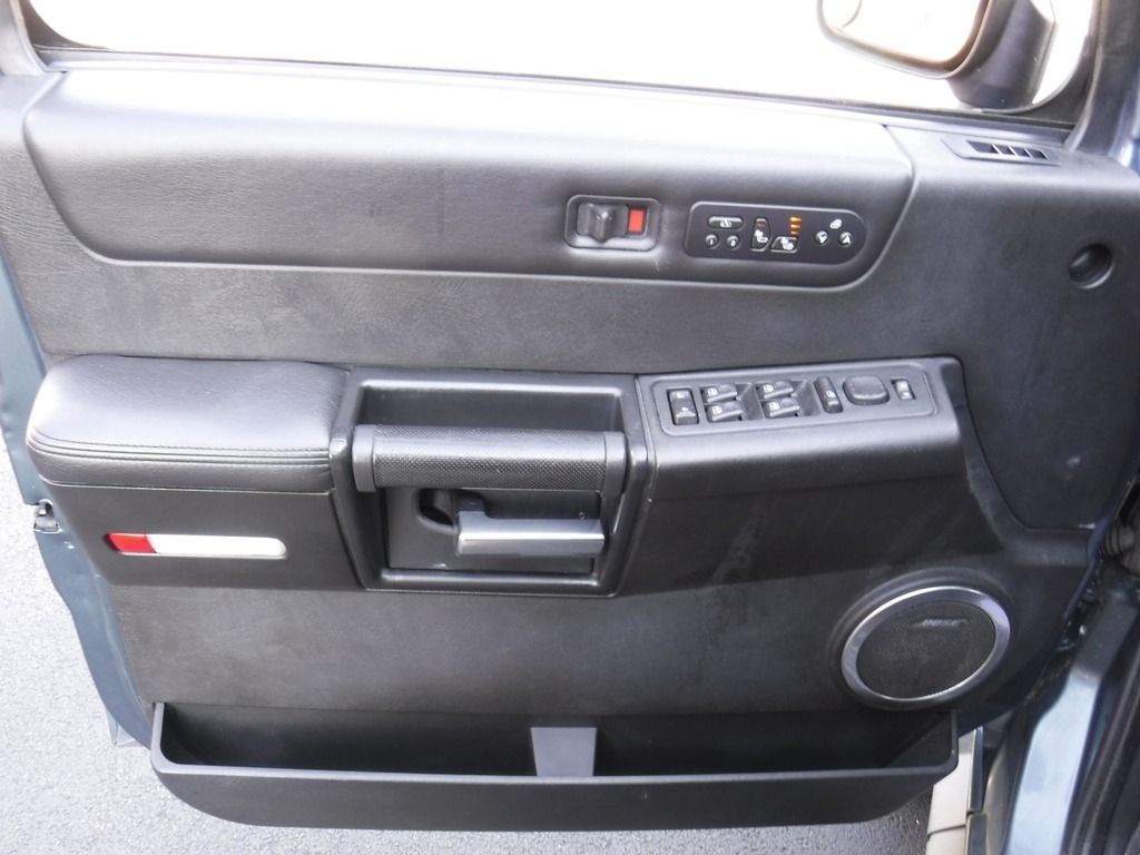 2006 HUMMER H2 image 16