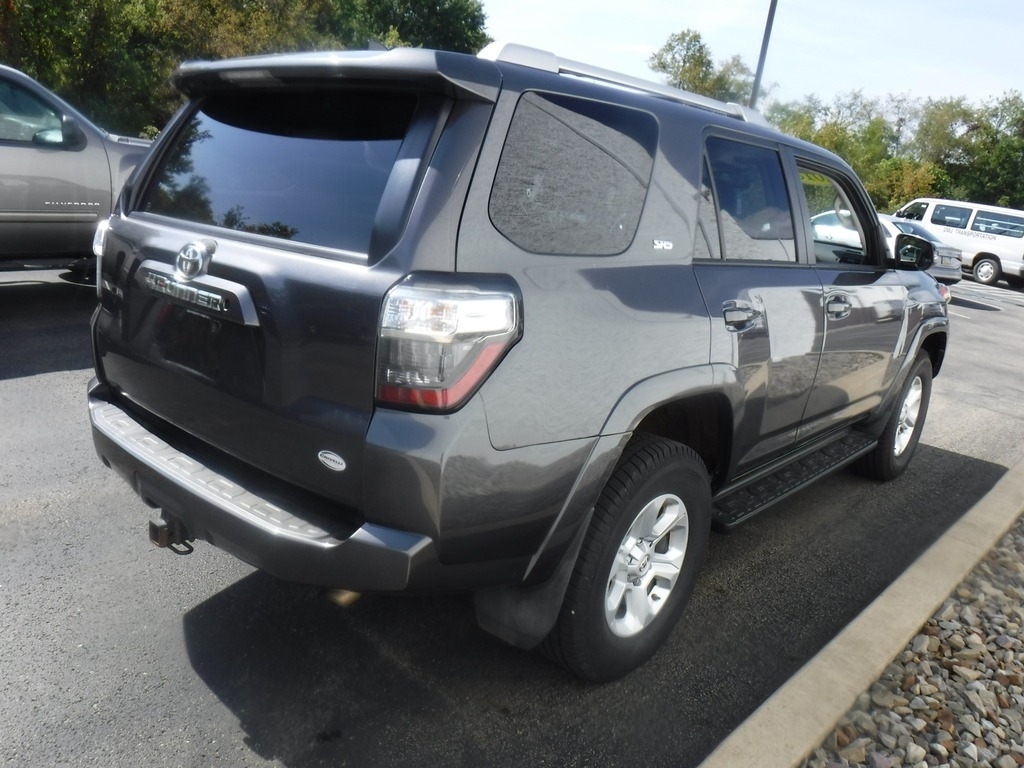 2018 Toyota 4Runner image 9