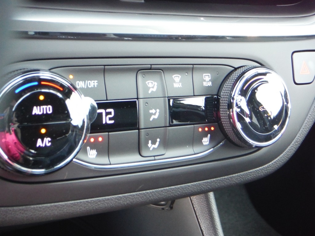 2026 Buick Envista image 21