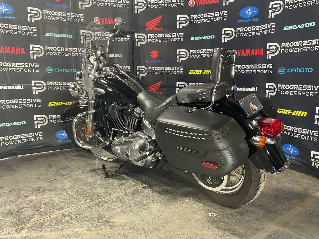 2021 Harley-Davidson FLHC - Heritage Classic  17