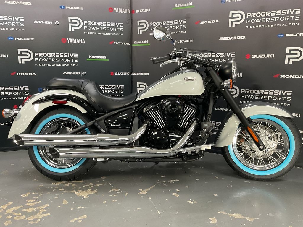 2024 Kawasaki Vulcan 900 Classic  2