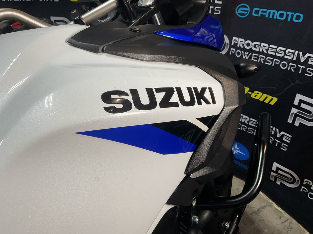 2024 Suzuki V-Strom 650XT  4