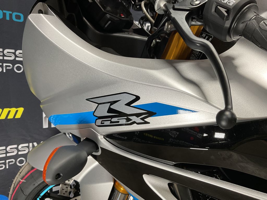 2025 Suzuki GSX-R 1000RZ 9