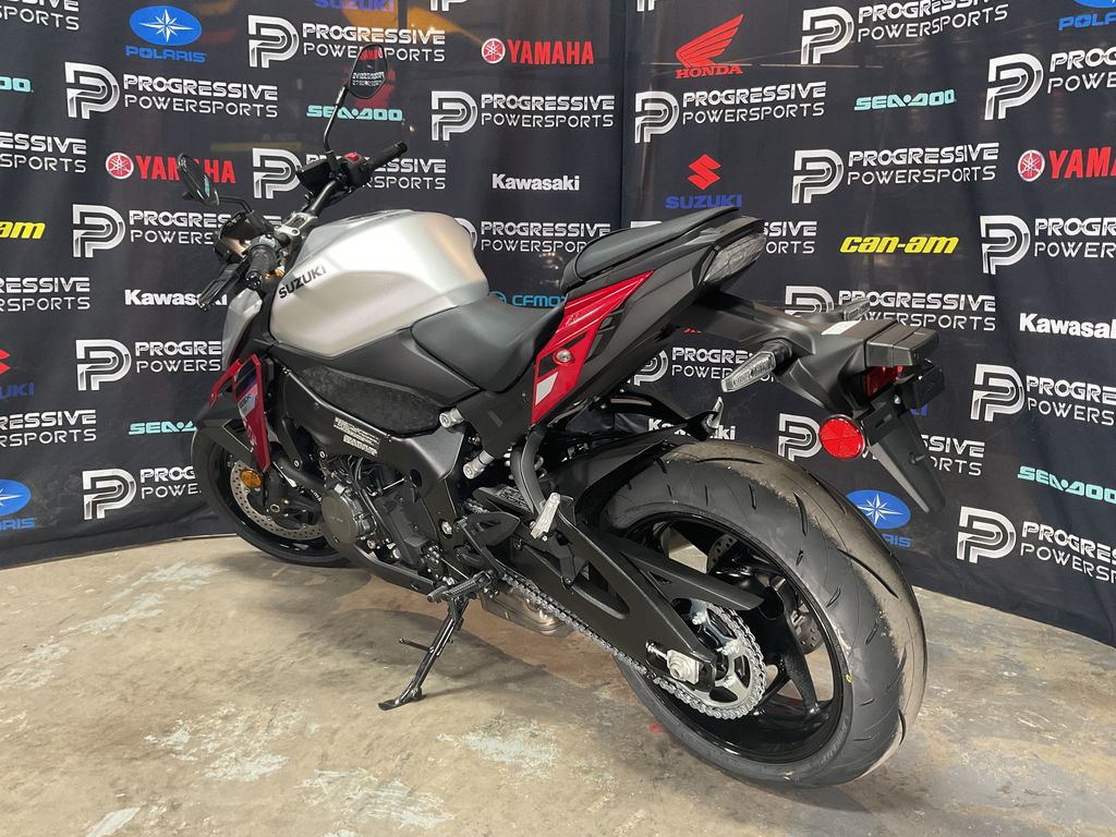 2024 Suzuki GSX-S1000  13