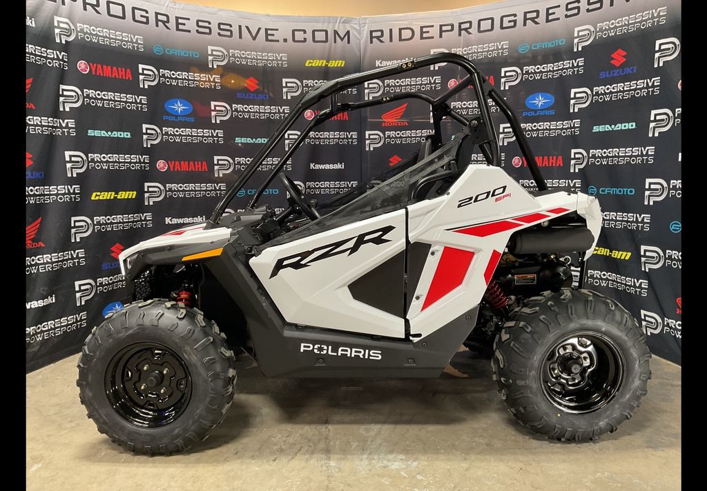 2023 Polaris RZR 200 EFI  3