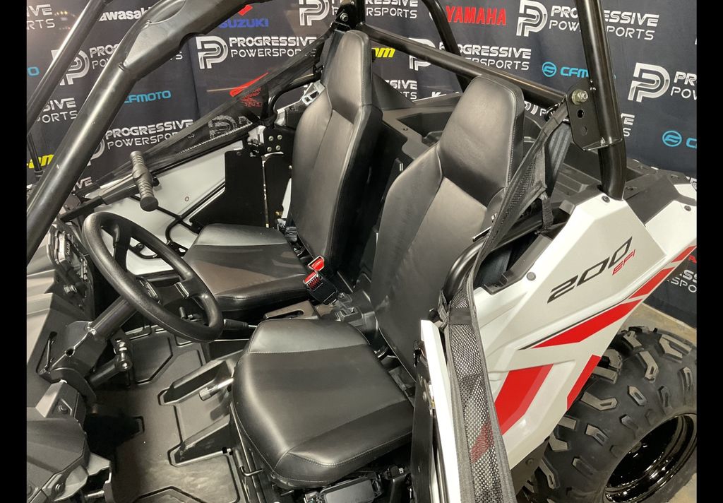 2023 Polaris RZR 200 EFI  5