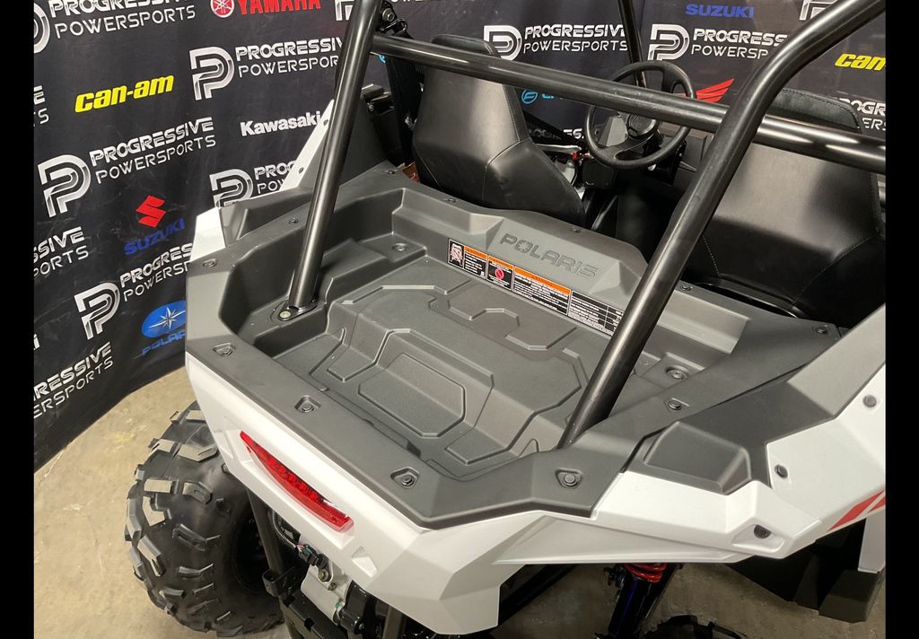 2023 Polaris RZR 200 EFI  17