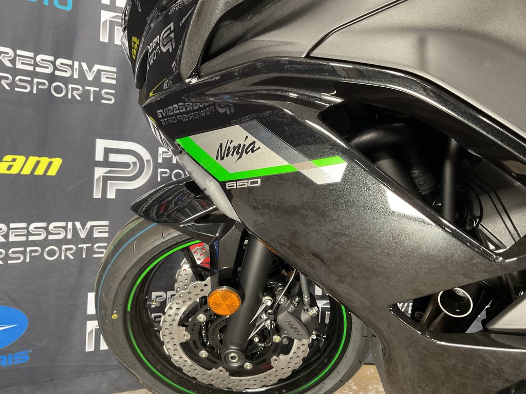 2025 Kawasaki Ninja 650  7