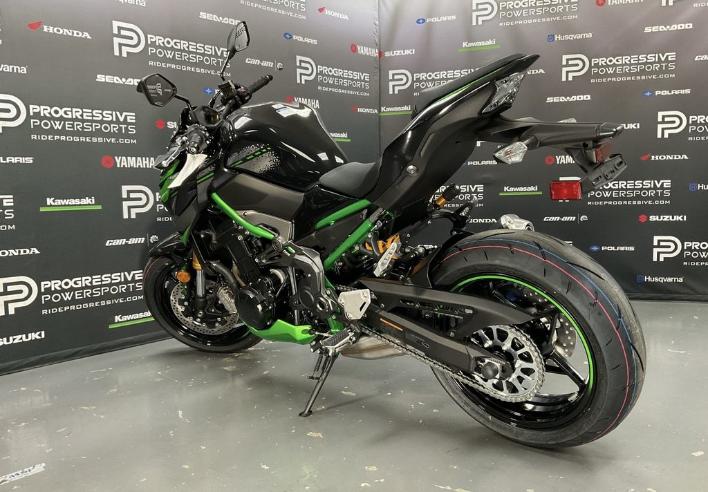 2024 Kawasaki Z900 SE ABS  9