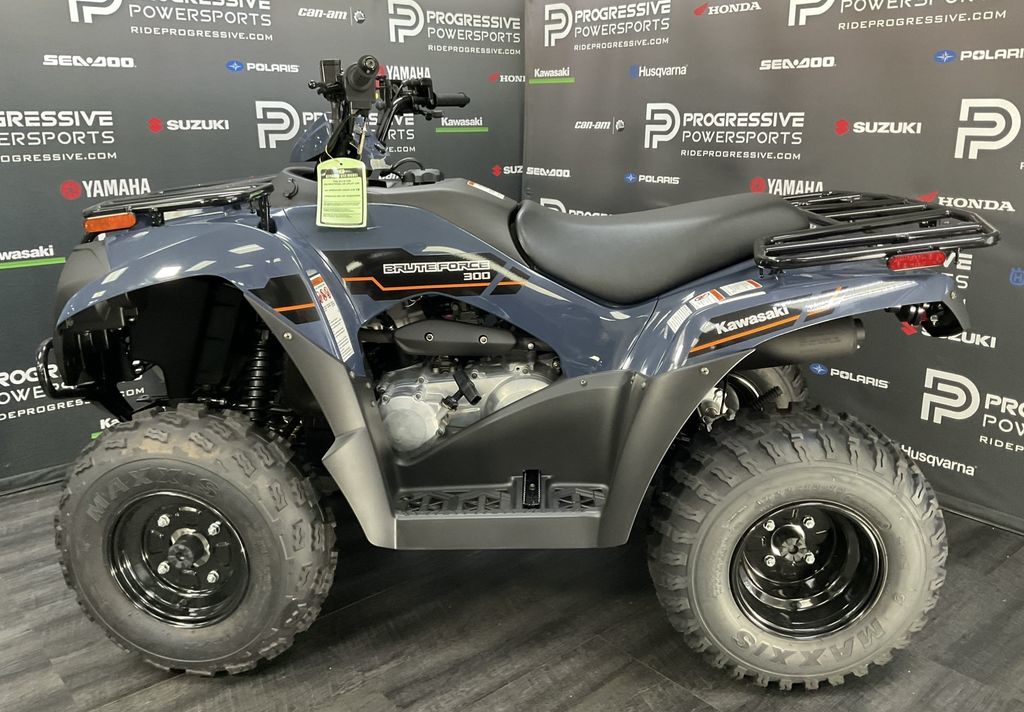 2025 Kawasaki Brute Force 300  11