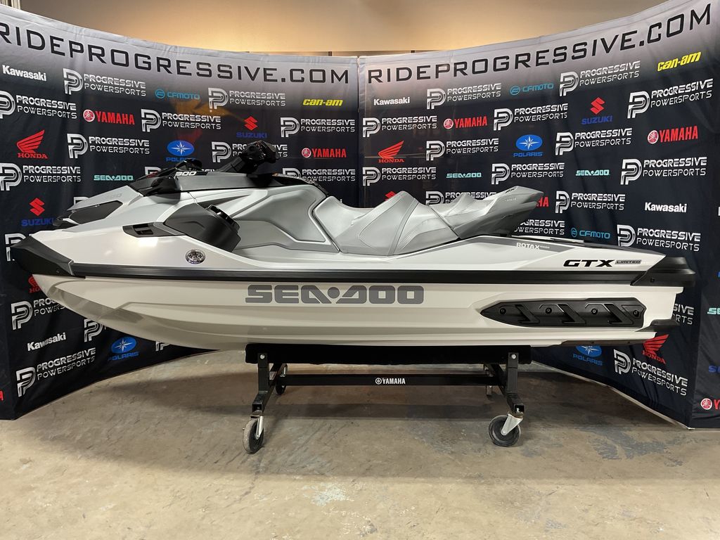 2024 Sea-Doo GTX Limited 300 White Pearl Premium  19