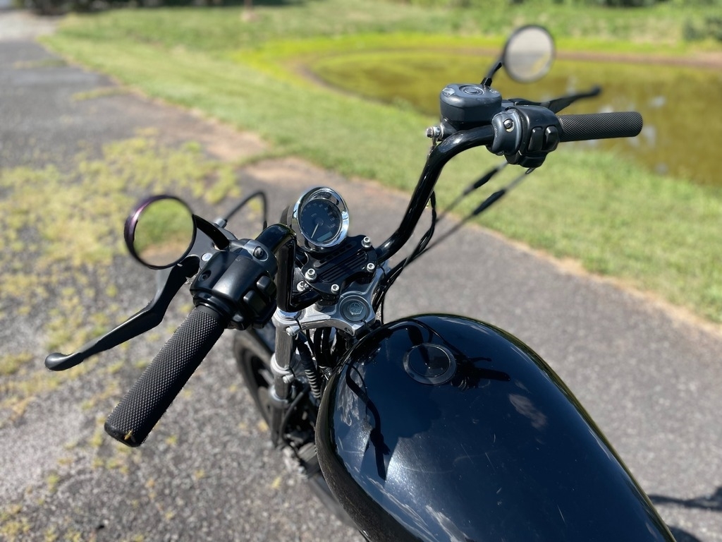 UNARAY Faro Moto A LED A Proiettile 5.75'' – Tri Bar Per Harley Sportster Dyna Softail, Nero - 4