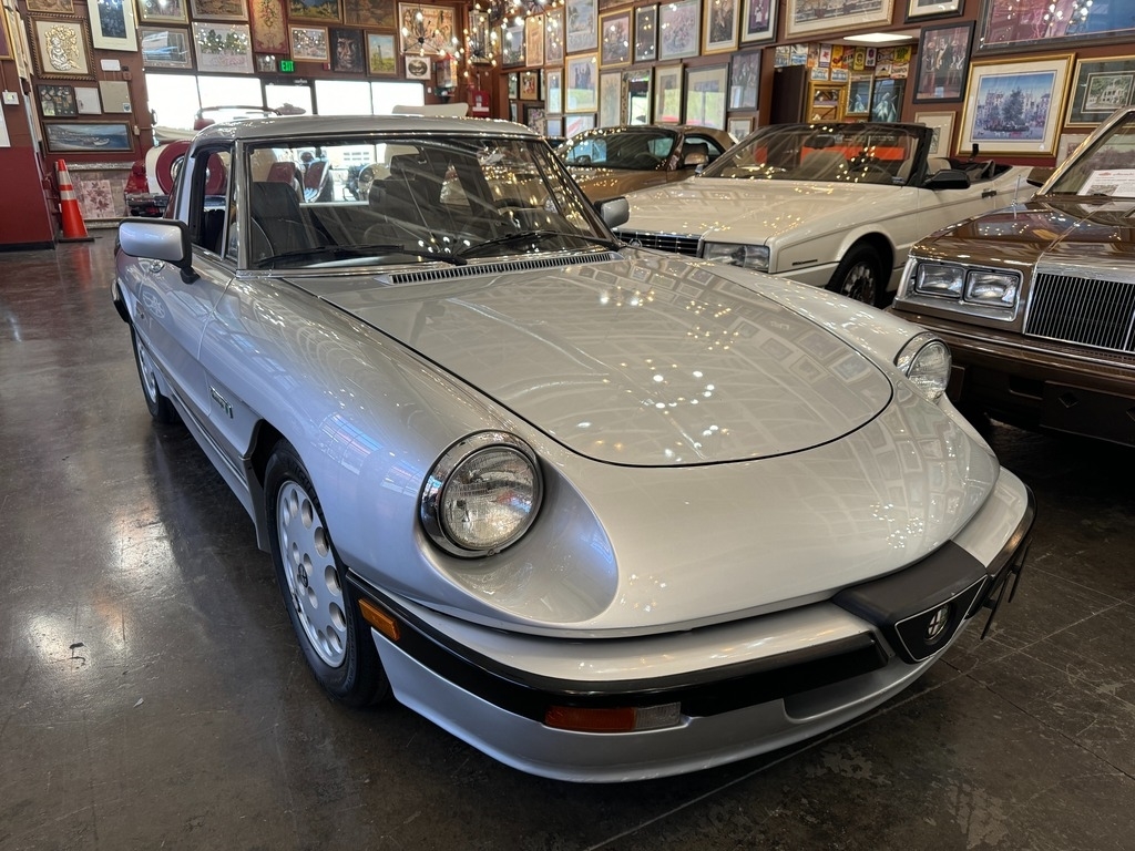 1987 Alfa Romeo Spider Quadrifoglio Convertible
