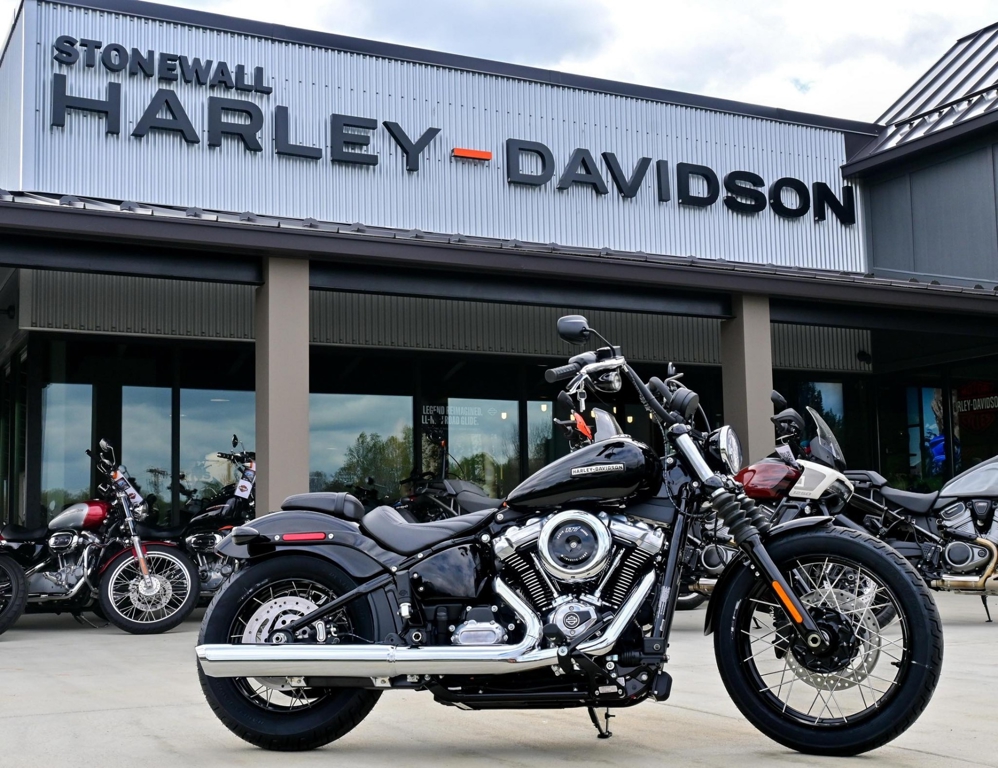 2025 Harley-Davidson® Softail Street Bob V Twin 1923