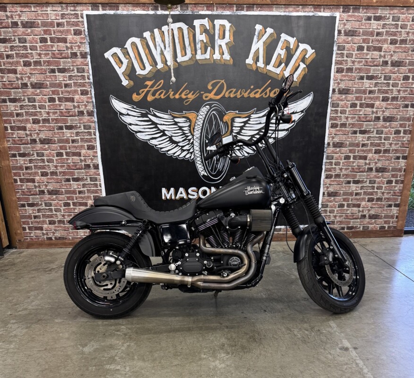 2017 Harley-Davidson® Street Bob® FXDBP